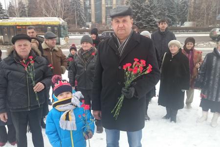 Волгоград (Сталинград). Коммунисты почтили память В.И. Ленина
