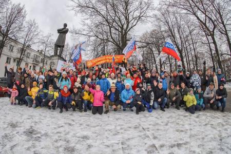 «Кто не курит и не пьет - ровно дышит, сильно бьет!». Ярославские коммунисты встретили Новый год на трезвую голову