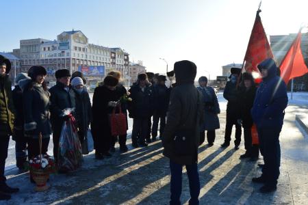 Алтайский край. Барнаульские коммунисты почтили память В.И. Ленина