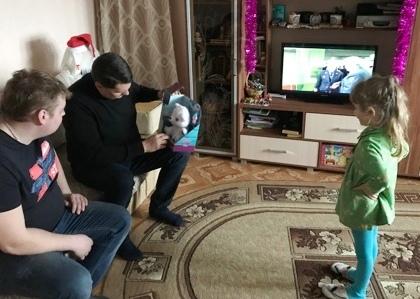 Тульская область. Подарок от Г.А. Зюганова - девочке из Советска
