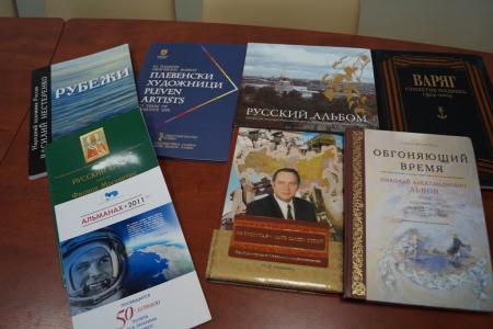 Владимир Поздняков подарил книги Забайкальской краевой библиотеке им. Пушкина
