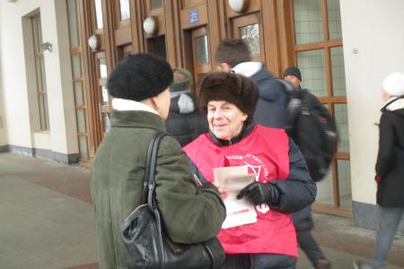 «Красные в городе!». Московские коммунисты провели серию пикетов в поддержку П.Н. Грудинина