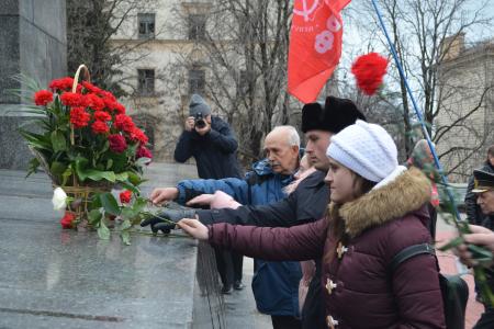 Севастопольские коммунисты почтили память Владимира Ильича Ленина