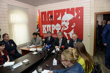 В помещении Новосибирского областного комитета КПРФ прошла пресс-конференция Павла Грудинина