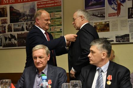 Г.А. Зюганов наградил потомков полководцев Победы. В церемонии принял участие П.Н. Грудинин