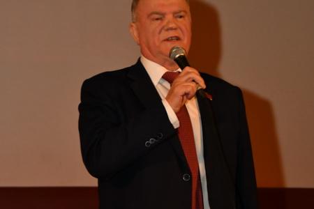 Чиновники должны работать для людей