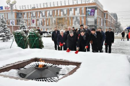 П.Н. Грудинин: «Собаки лают, а караван идет»