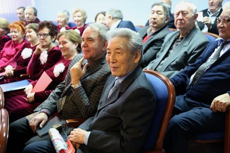Коммунисты Калмыкии отметили 25-летие КПРФ