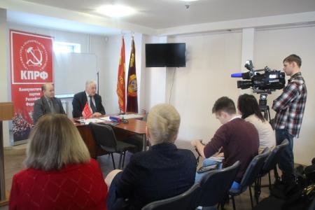 Лидер новгородских коммунистов В.Ф.Гайдым рассказал СМИ об итогах Пленума ЦК КПРФ