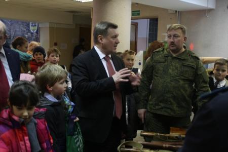 Новосибирцы начали отмечать 100-летие Красной армии 