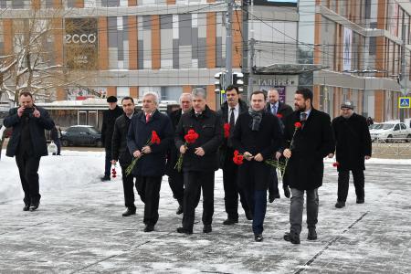 П.Н. Грудинин: «Собаки лают, а караван идет»
