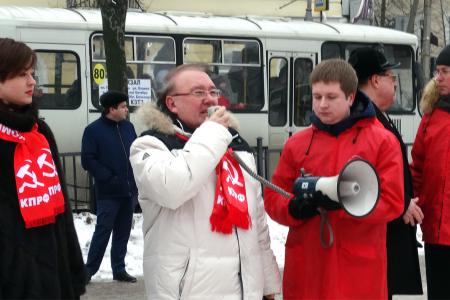 "За честные и чистые выборы!  За кандидата Грудинина!". Курские коммунисты провели митинг 