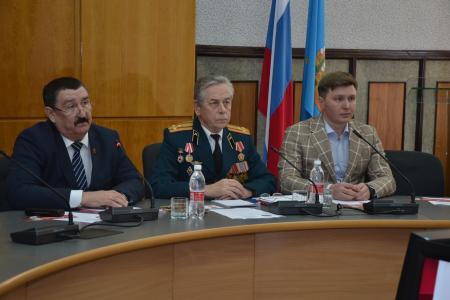 Астраханские коммунисты провели круглый стол, посвященный 100-летию красной армии