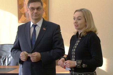Доверенным лицам Павла Грудинина в Омске вручили удостоверения