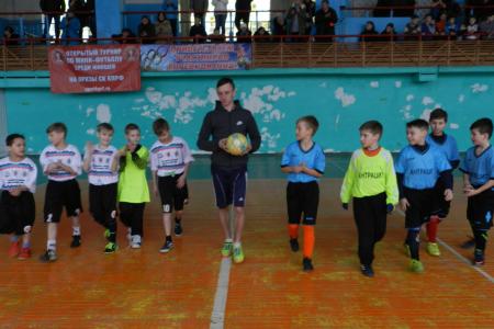 Спортклуб КПРФ провел детский футбольный турнир на Донбассе