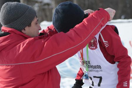 Спортивный клуб КПРФ провел массовый турнир по лыжным гонкам и биатлону в городе Москве