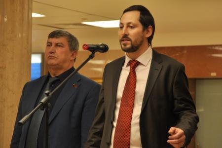 Непобедимая и легендарная. В Московской областной Думе началась выставка юных художников Подмосковья и других регионов России, посвященная 100-летию Красной Армии