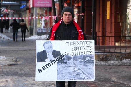 Саратовские коммунисты и комсомольцы отметили 100-летие Рабоче-Крестьянской Красной армии и Военно-Морского флота
