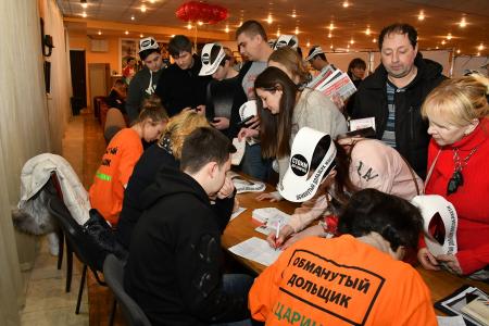 Чиновники должны работать для людей