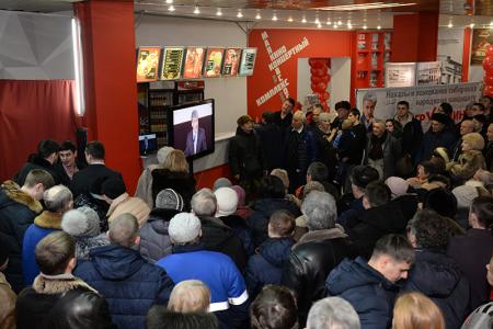 Тысячи граждан пришли на финальную встречу с Павлом Грудининым в Новосибирске