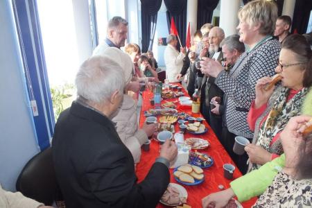 Камчатские коммунисты отметили 100-летие Красной Армии и Военно-Морского Флота 