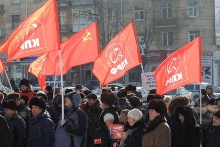 Митинг в честь 100-летия Красной Армии в Омске