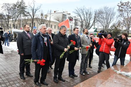 П.Н. Грудинин: «Собаки лают, а караван идет»