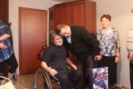 Депутат Тюменской областной Думы Т.Н. Казанцева поздравила воина-интернационалиста С.С. Бучека с 55-летним юбилеем