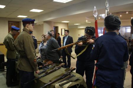 Новосибирцы начали отмечать 100-летие Красной армии 