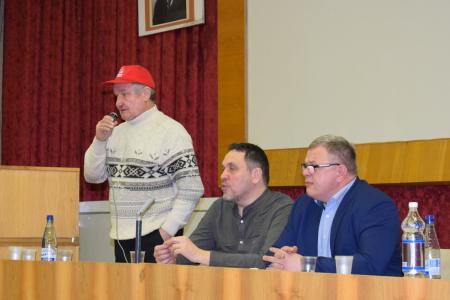 Секретарь Московского обкома КПРФ Александр Наумов и доверенное лицо кандидата П.Н. Грудинина Максим Шевченко встретились с населением Серпуховского района и города Пущино