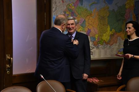 Фракция КПРФ приняла к рассмотрению пакет законопроектов народного кандидата в Президенты Павла Грудинина