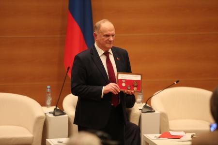 Г.А. Зюганов на заседании фракции КПРФ в Госдуме: «Сегодня мы вновь сражаемся за достоинство и единство страны»