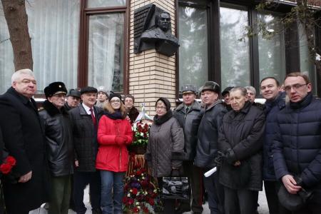 Г.А. Зюганов и П.Н. Грудинин открыли памятную доску Маршалу Советского Союза В.Г. Куликову в Москве