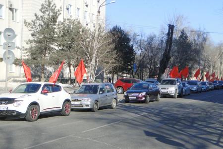 Автомобилисты Благовещенска поддержали Павла Грудинина автопрогом