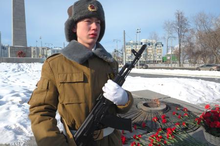 Свердловские коммунисты отметили 100-летие Рабоче-крестьянской Красной армии