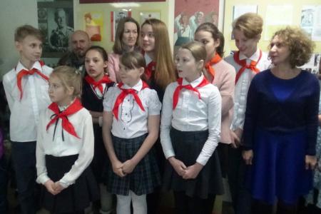 Владивосток. Мы, пионеры нашей страны, славной традиции будем верны! (Отзыв пионерки  Ани Ляпиной)