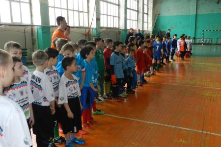 Спортклуб КПРФ провел детский футбольный турнир на Донбассе