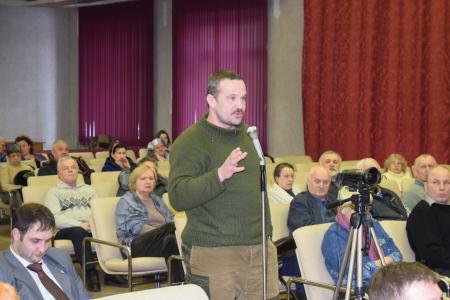 Секретарь Московского обкома КПРФ Александр Наумов и доверенное лицо кандидата П.Н. Грудинина Максим Шевченко встретились с населением Серпуховского района и города Пущино