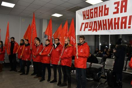 П.Н. Грудинин: «Собаки лают, а караван идет»