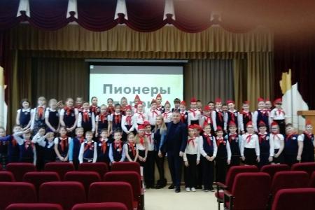 Пионеры Новосибирска рассказали своим сверстникам о пионерах-героях