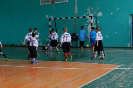 Спортклуб КПРФ провел детский футбольный турнир на Донбассе