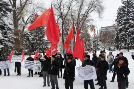 В Саратове прошел митинг «За социальную справедливость!»
