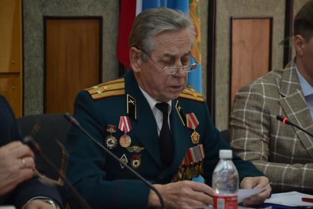 Астраханские коммунисты провели круглый стол, посвященный 100-летию красной армии