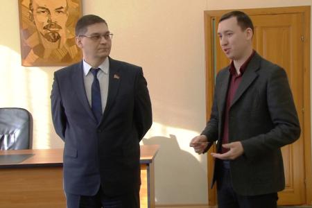 Доверенным лицам Павла Грудинина в Омске вручили удостоверения
