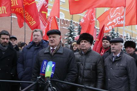 «Русская правда сильней их наглости». Г.А. Зюганов возложил цветы у Кремлевской стены в связи с 75-летием Победы в Сталинградской битве