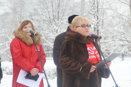 Новгородские коммунисты провели повторный митинг против роста тарифов на услуги ЖКХ