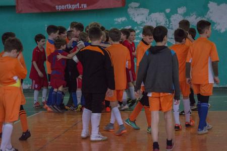 Спортклуб КПРФ провел детский футбольный турнир на Донбассе