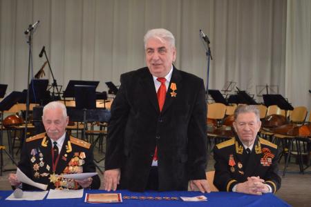 Севастопольские коммунисты отметили столетие Советской Армии и Военно-Морского Флота