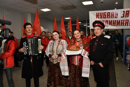 П.Н. Грудинин: «Собаки лают, а караван идет»