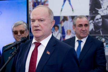 Г.А. Зюганов выступил в Госдуме на открытии выставки, посвященной истории отечественного биатлона